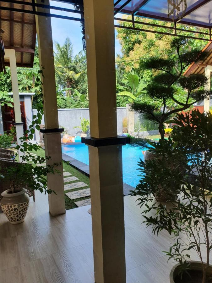 Mias Jungle House Hotel Lovina  Exterior photo