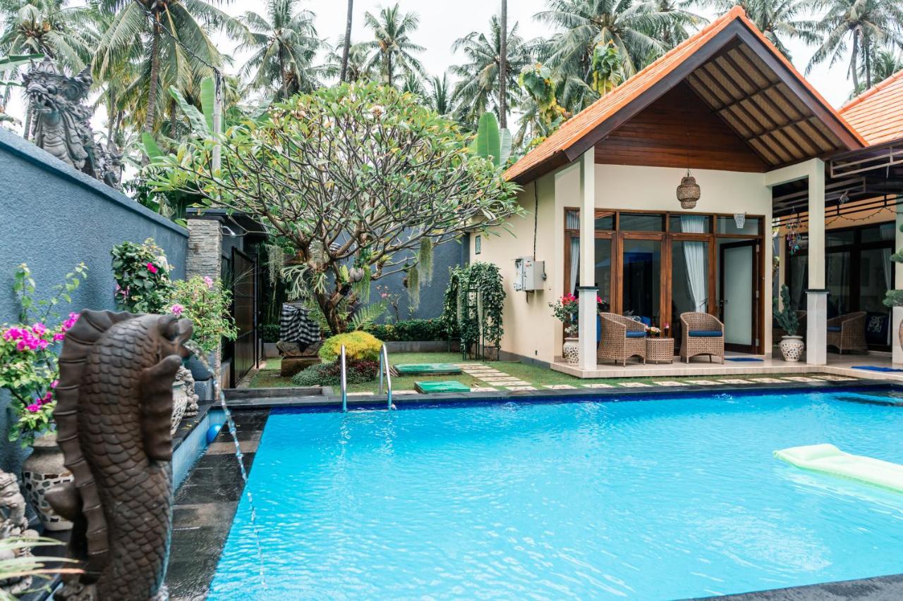 Mias Jungle House Hotel Lovina  Exterior photo